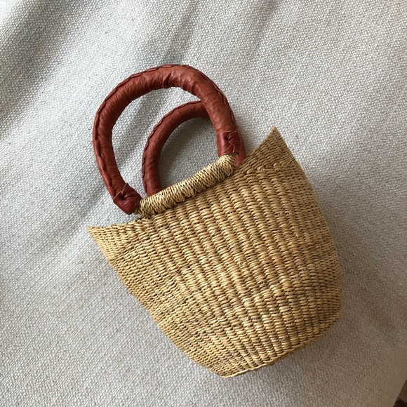 Vintage Handbags - Perfect Wicker Basket